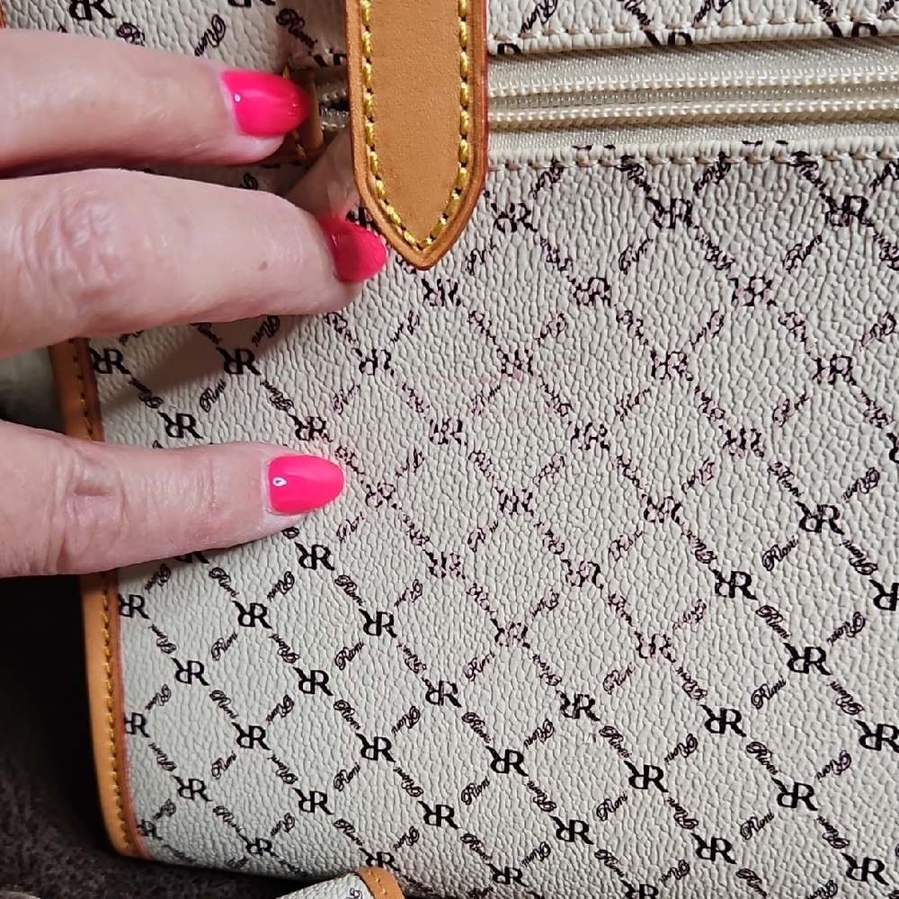 Rioni Hannah Women’s Tote With Porto Checkbook Wallet Set - Picture 9 of 17